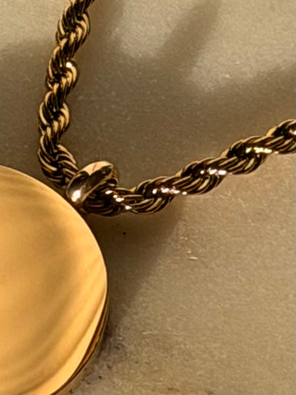 Custom Round Pendant