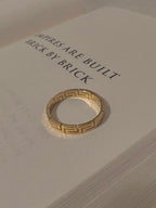 Meander Ring