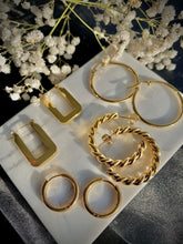 Load image into Gallery viewer, Subtle rectangle hoops
